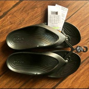 Women’s NWT CROCS 🐊🖤